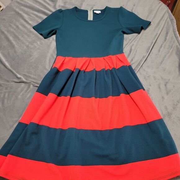 LuLaRoe Dresses & Skirts - LuLaRoe Dress Womens Large Red Stripe Fit Flair Stretch Sleevless Scoop Neck Zip